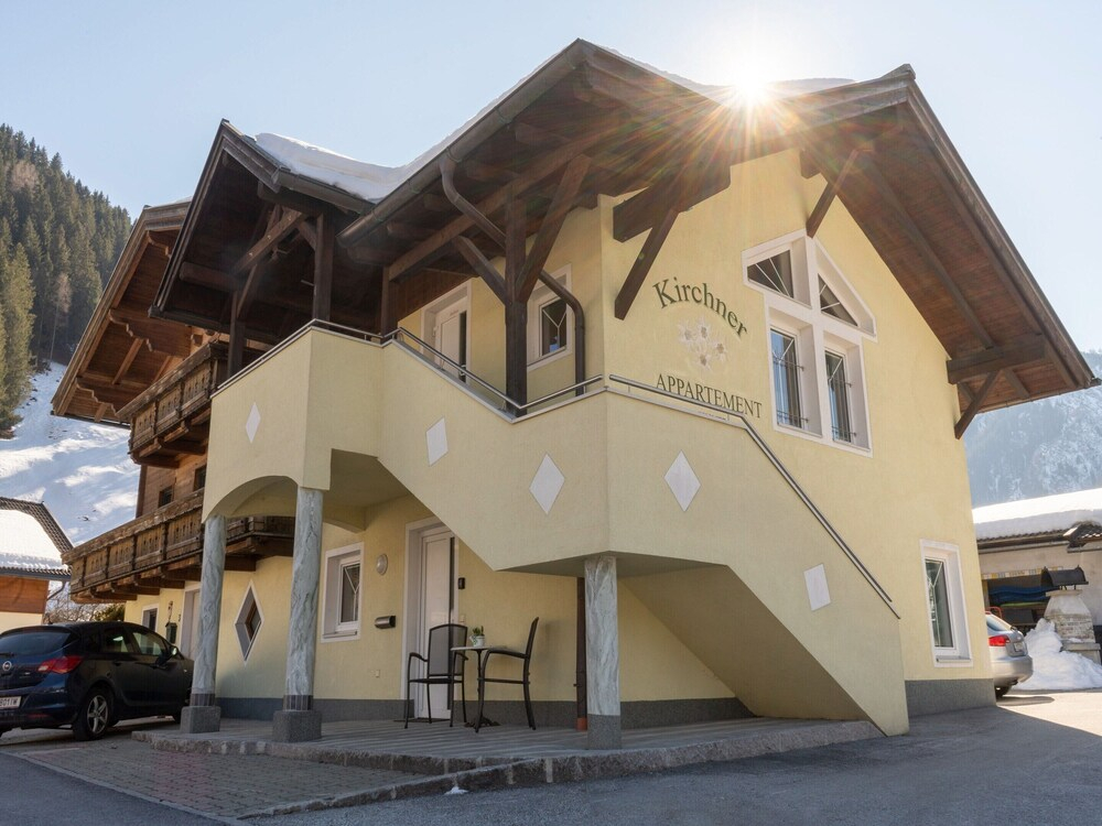Apartment in Hollersbach Near Ski Lift