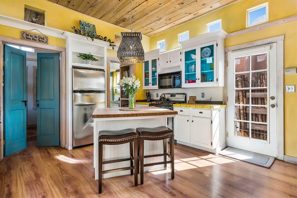 Casa Lola - Gorgeous Light-filled Home, Walk to The Plaza and The Railyard