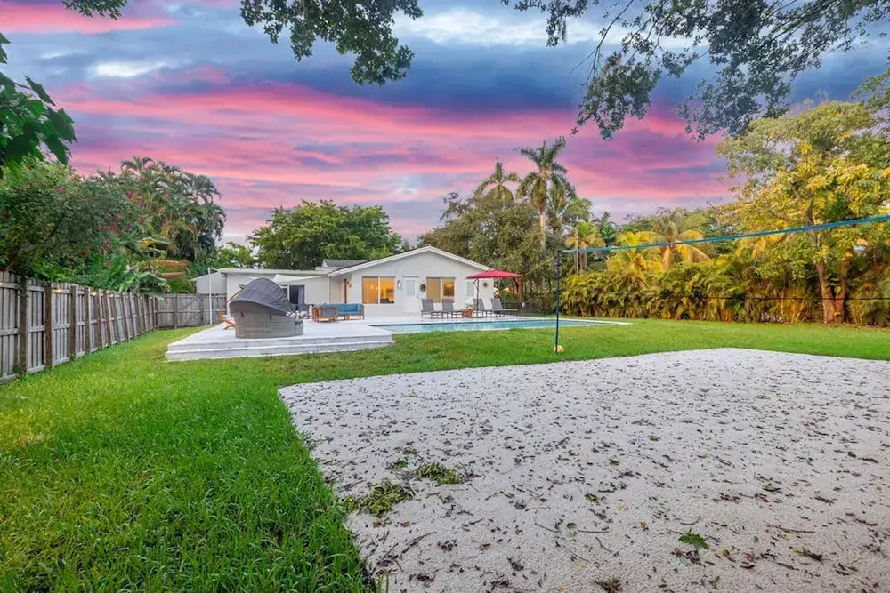 Boho Villa 4BR Villa With Canal View Sand VB CT