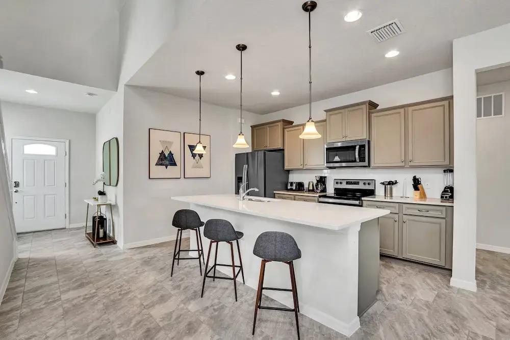 8919 Windor Westside