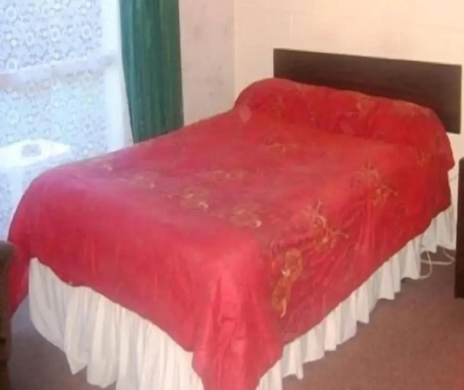 Glow Worm Motel