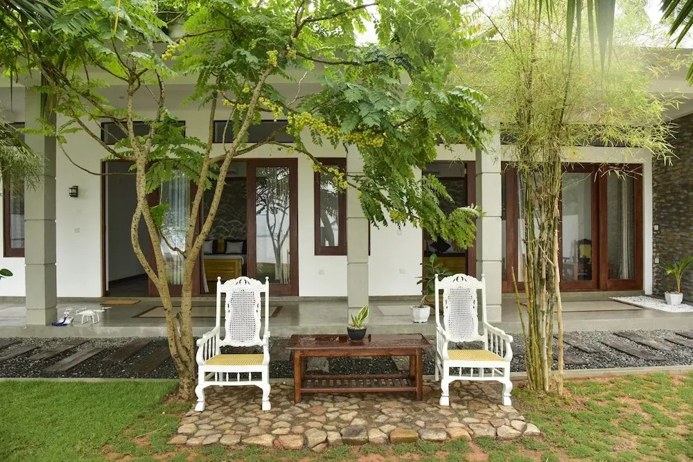 Hiru Lagoon Negombo