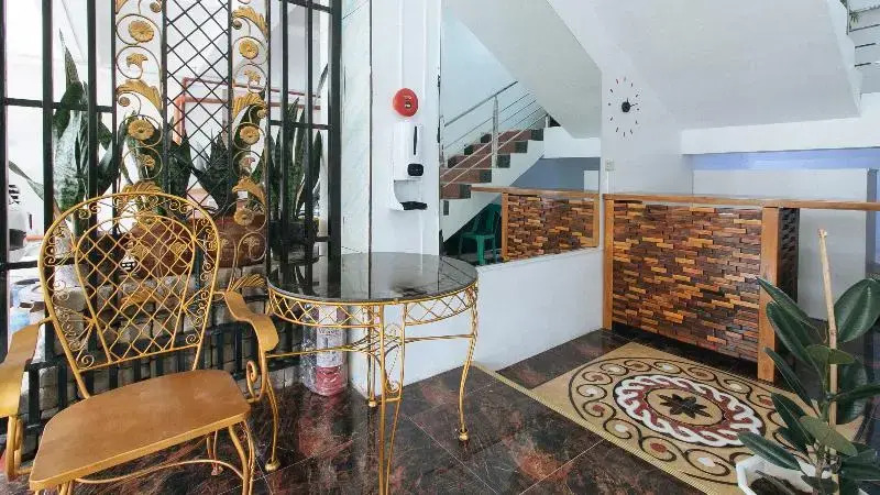 RedDoorz near LRT 2 Antipolo Station