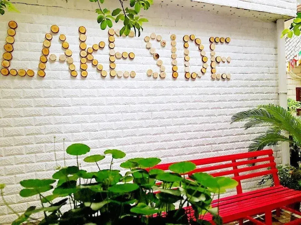 Lakeside Inn