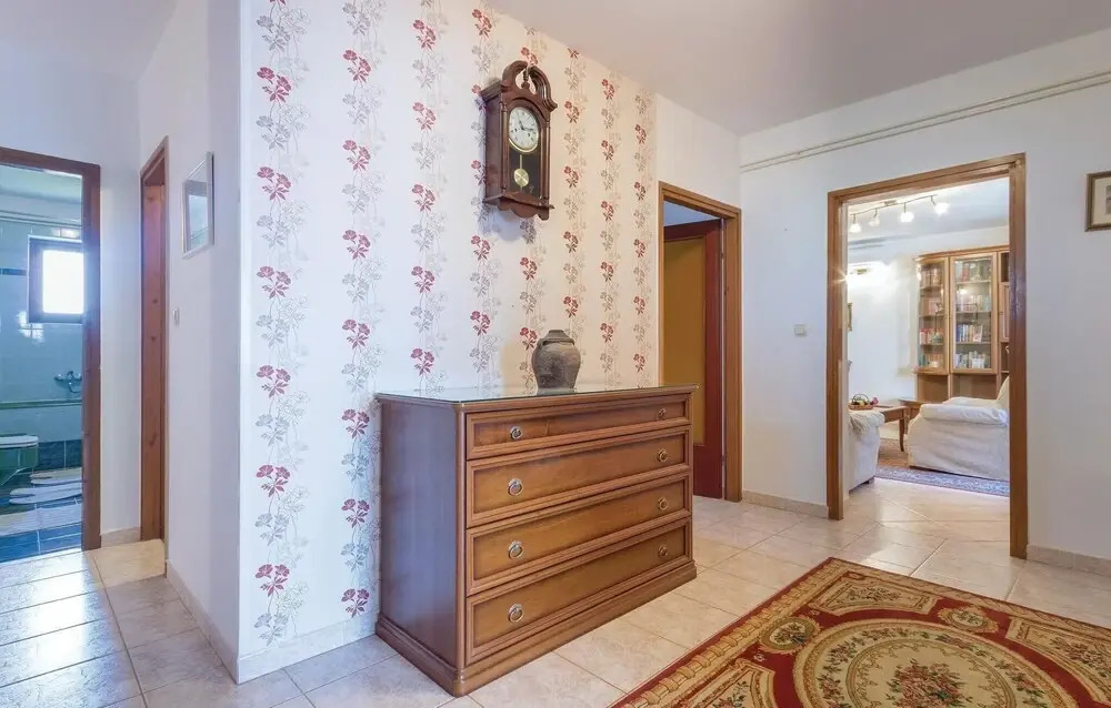 Awesome Apartment in Valbandon With 3 Bedrooms and Wifi
