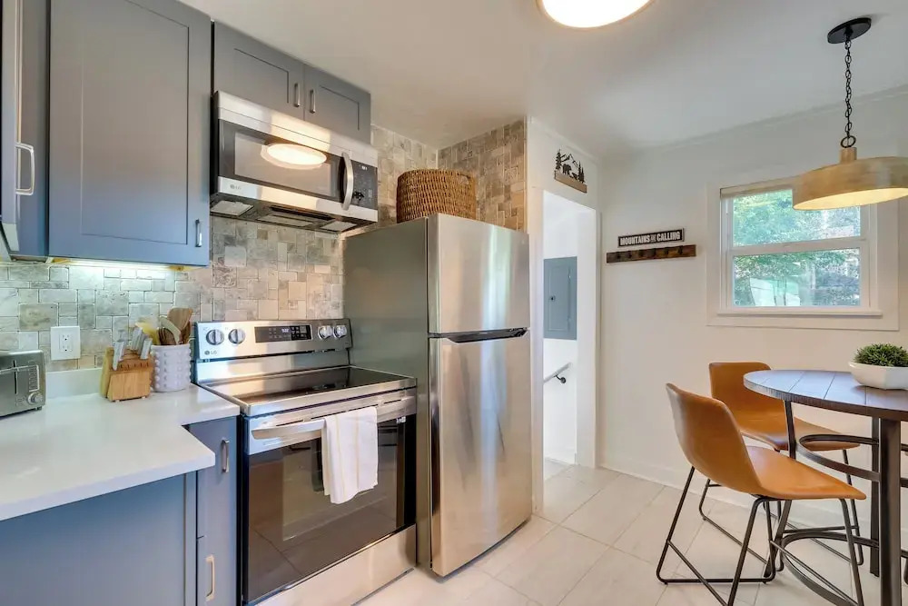 Loveland Retreat w/ Bicycles, Deck & Fire Pit!