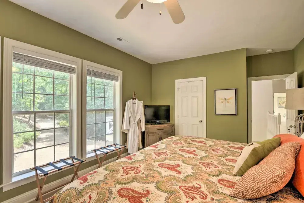 Butterfly Creek Columbus Estate on 3 Acres!