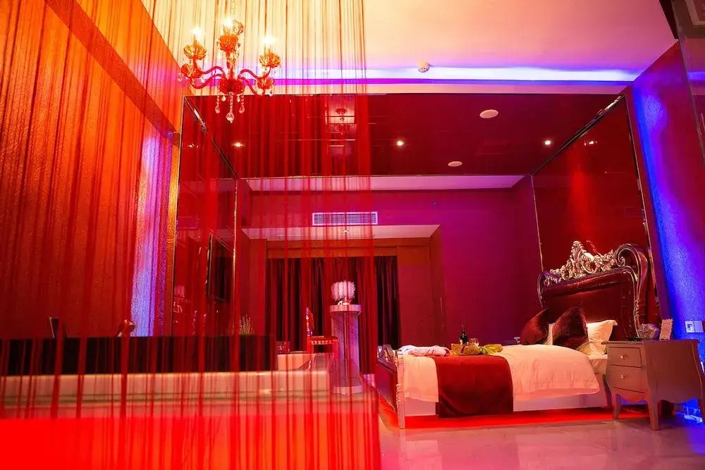 Rose Lover Hotel