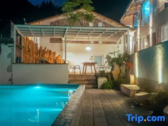 Wanfenglin Rongsu Resort&Spa
