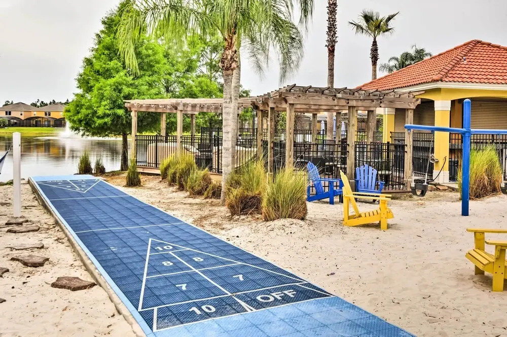 Townhome 7 Mi to Disney Parks: Resort Pool Access!