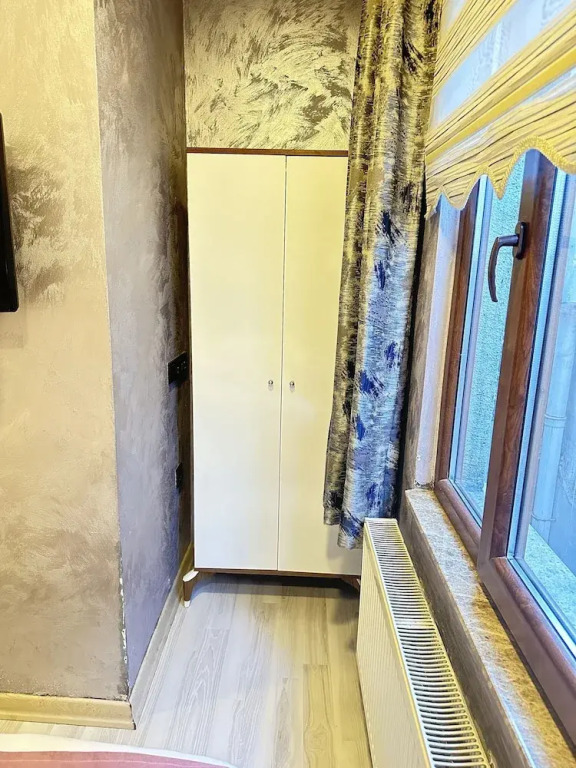 Montena Suit