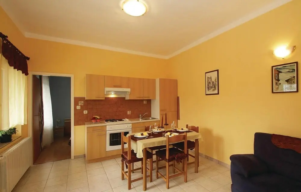 Beautiful Home in Labin With Wifi and 6 Bedrooms