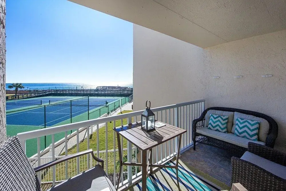 Gulf Shore Condo #207 - 2 Br condo by RedAwning
