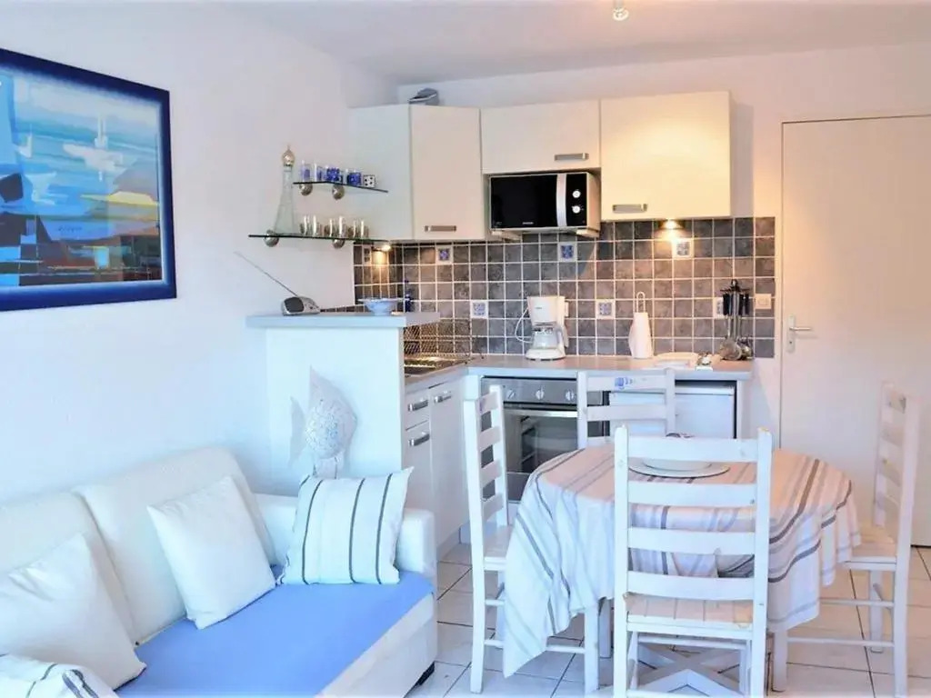 Appartement Le Lavandou, 2 pièces, 4 personnes - FR-1-251-227