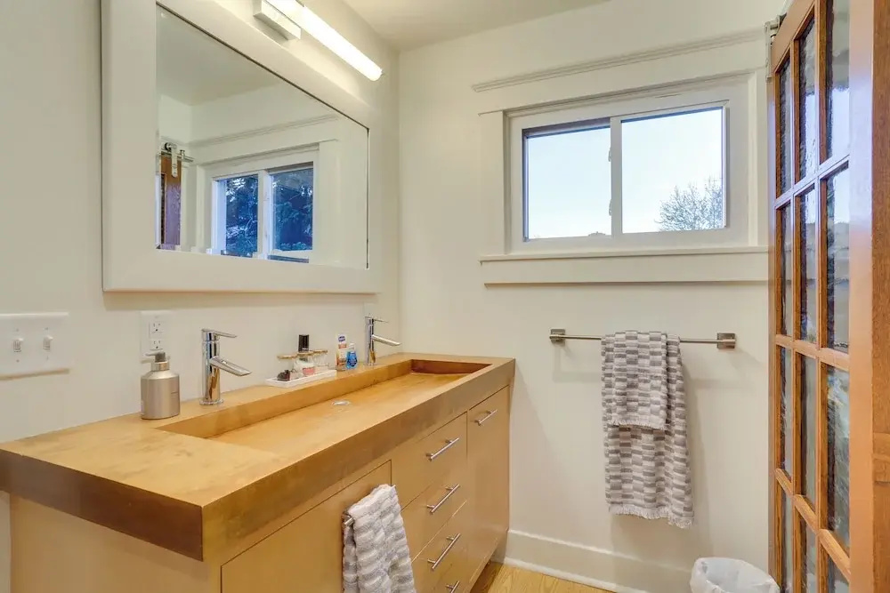 Indiana Vacation Rental - Walk to Syracuse Lake