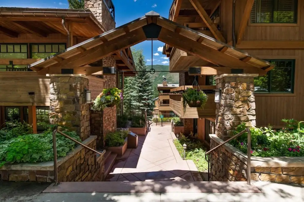 Aspen Condo w/ Pool, Hot Tub & 2 Blocks to Gondola - FH4 by RedAwning