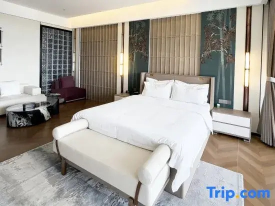 Hainan Zhouyangxing (Sanya Romance Park HT Duty Free)