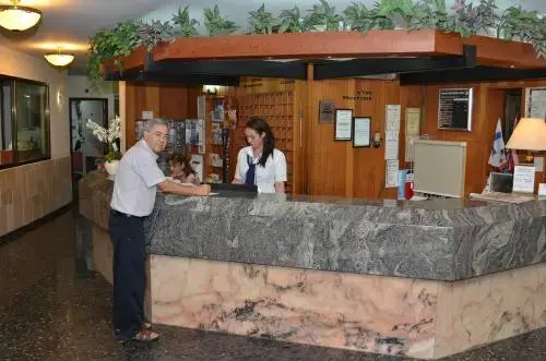 Ron Beach Hotel