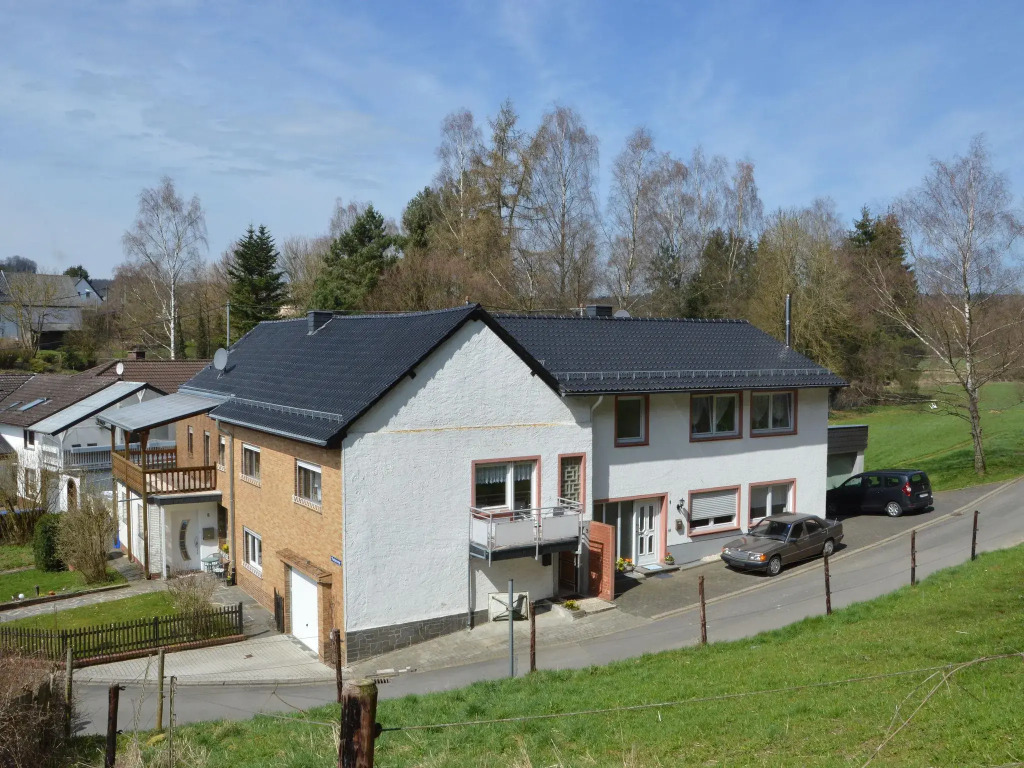 Cozy Apartment in Kerpen With Garden