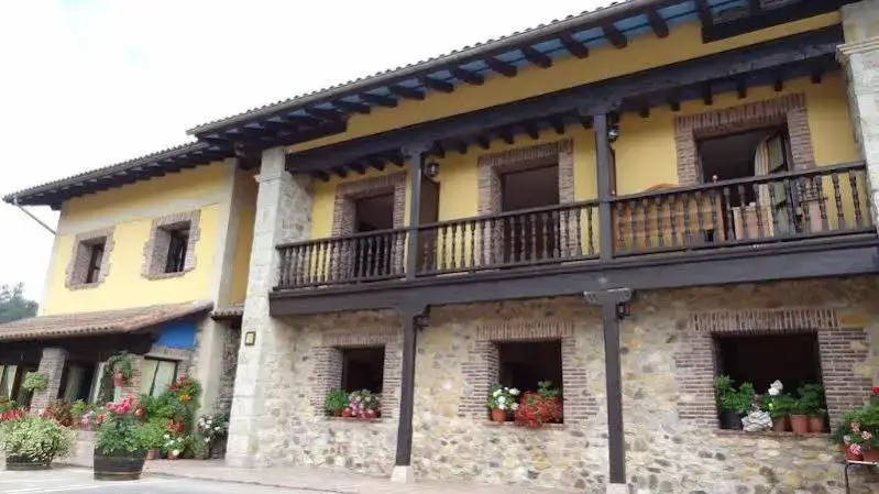 Hotel Intriago I & II