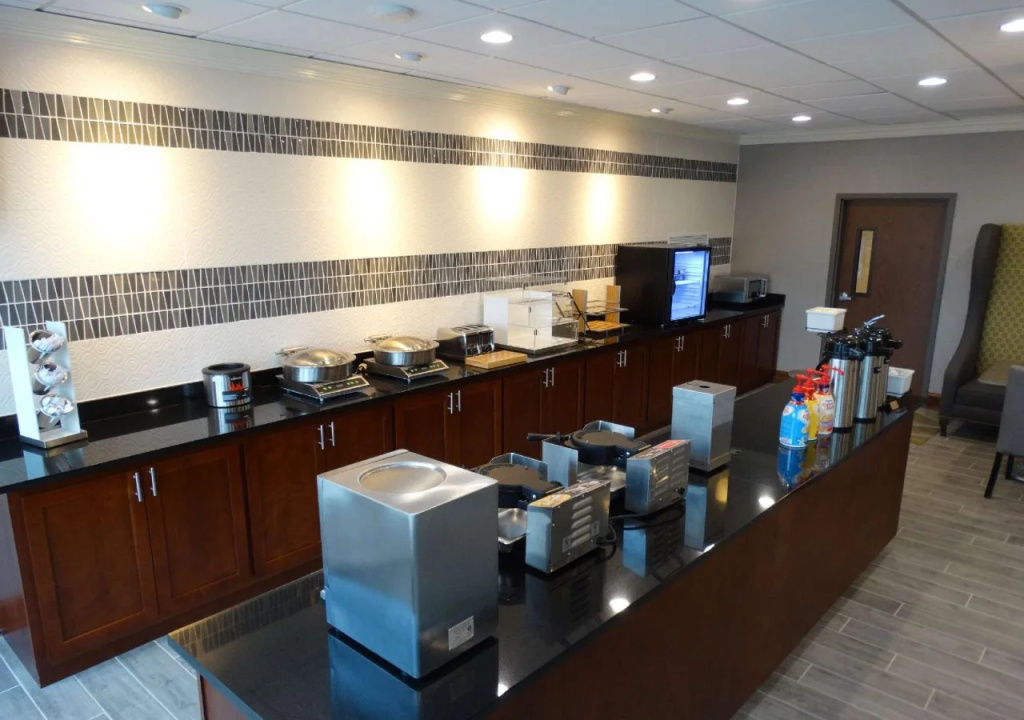 Cottonwood Airport & Expo Hotel Louisville
