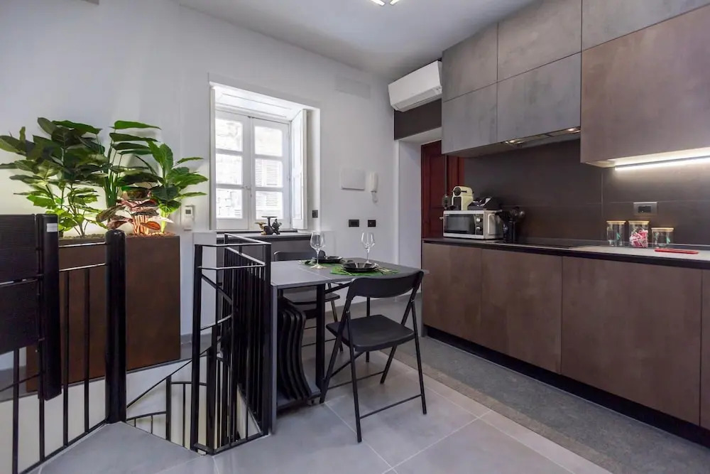 Interno 6 in Siracusa