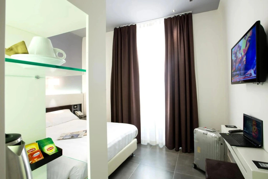 Crosti Hotel