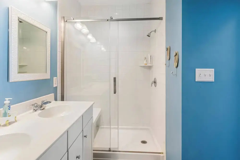 Old Canal Getaway - Stay for 6