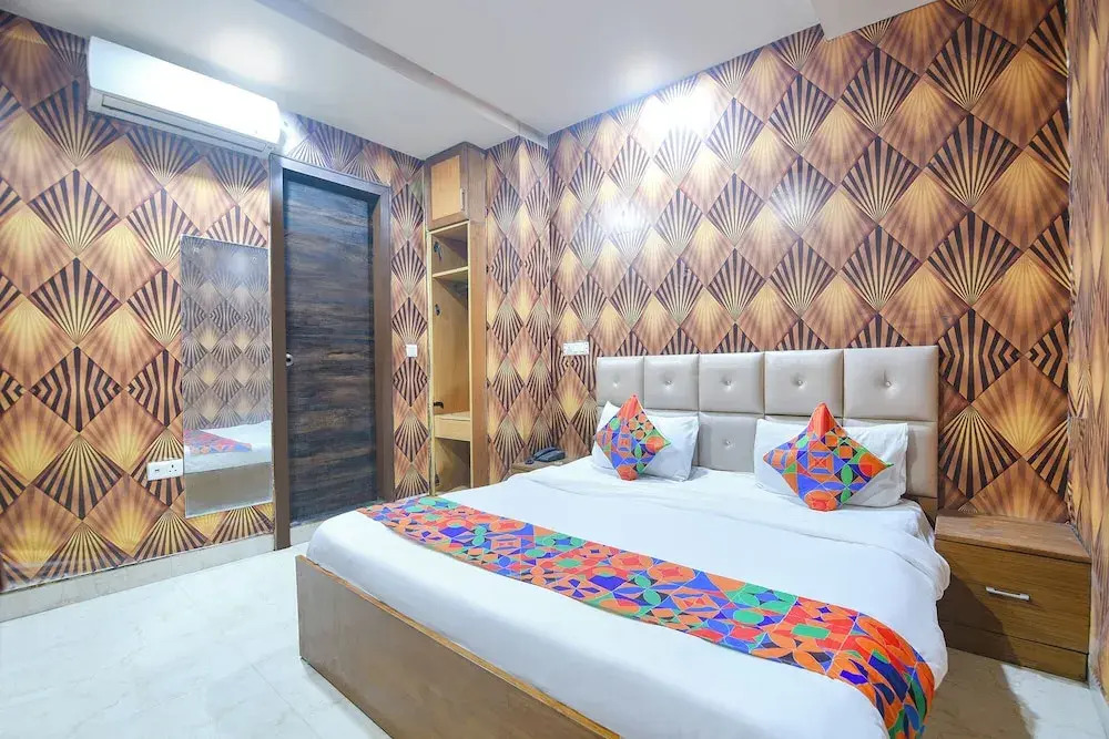 Fabhotel Royal Residency Sector 11