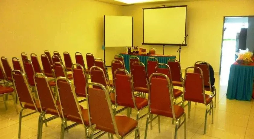 G Six Hotel