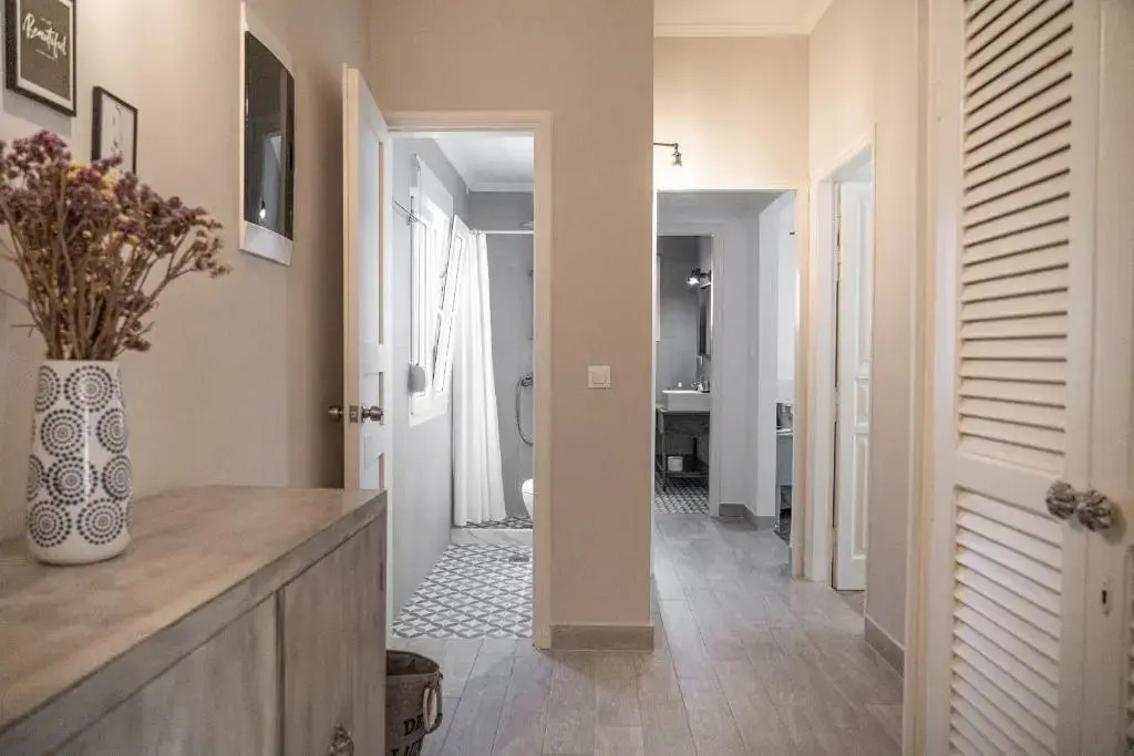 Lefko’s house- Contemporary, fully renovated house