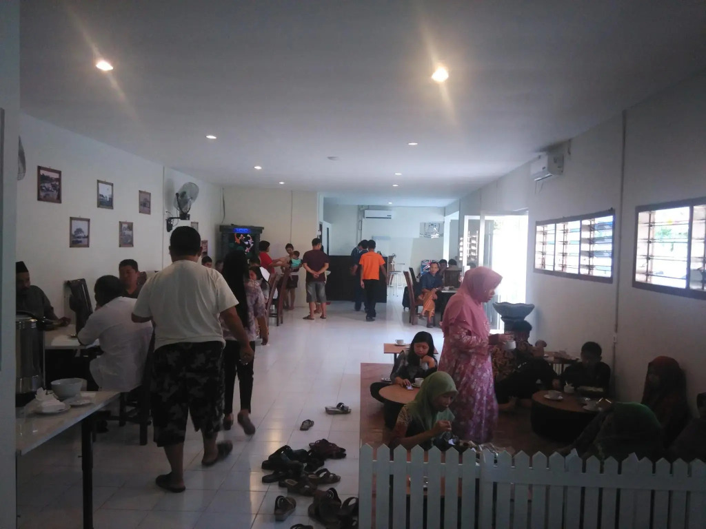 OYO 91035 De Ritz Residence