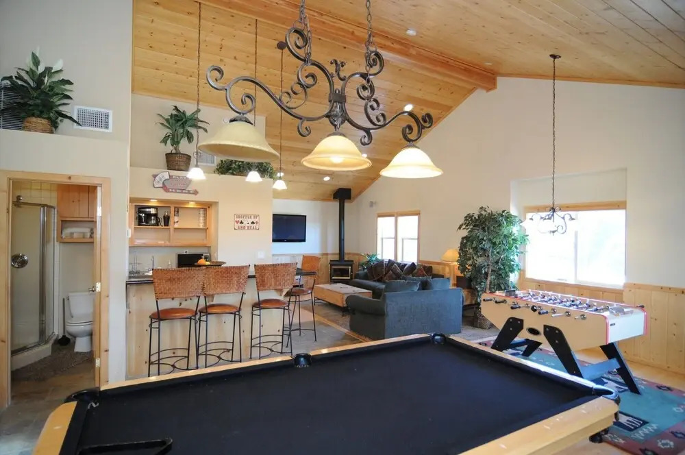 No. 13 Ski-In/Ski-Out Bear Mountain - 5 Br Home