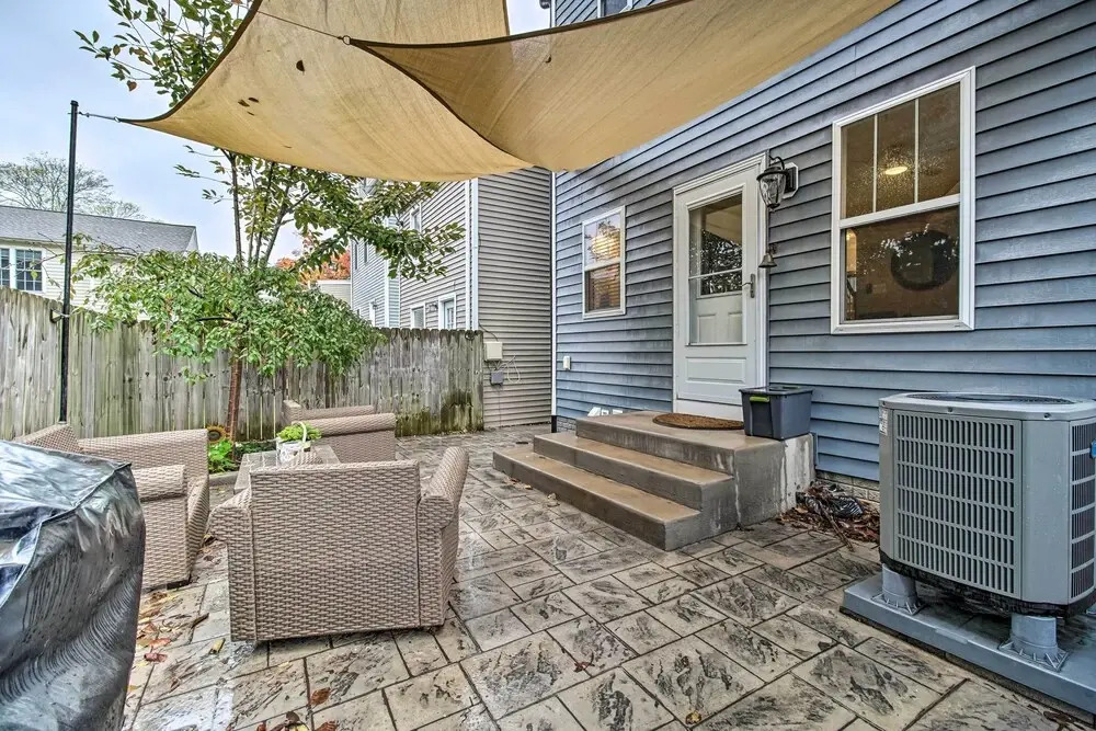 Downtown Fredericksburg Home w/ Large Patio!