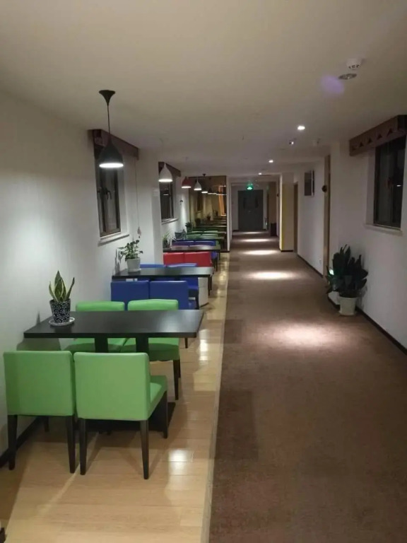 Suzhou Luzhi Riverside Inn Hostel
