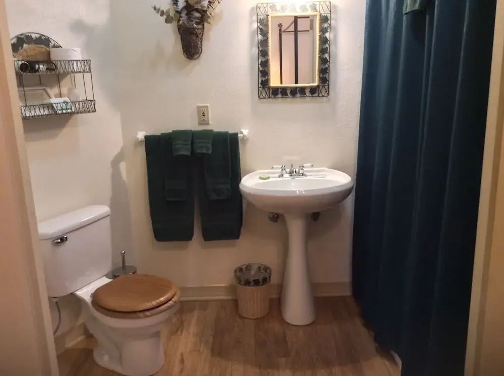 Crescent Lily Inn B&B