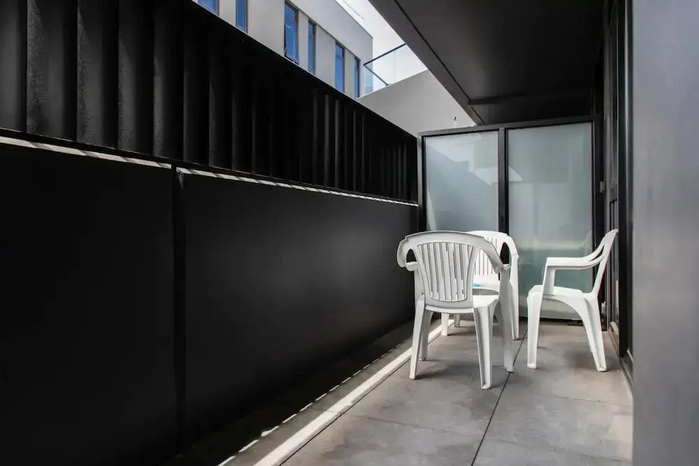 Modern 1 Bedroom Apartment in North Melbourne