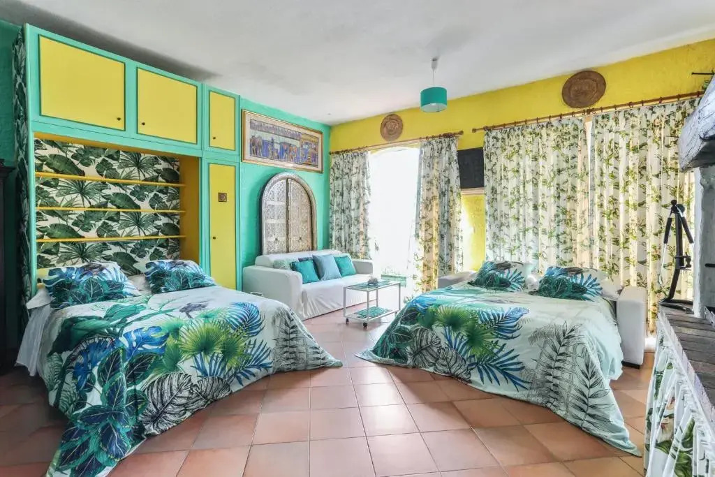 Studio en bord de mer à Menton avec piscine privée 80 m²