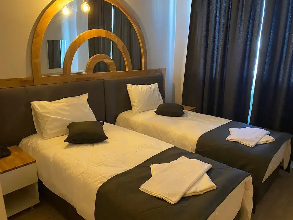 Grand Özalp Ai̇rport Hotel