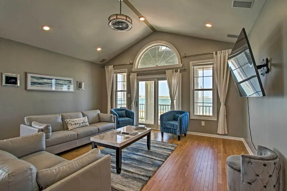 Idyllic Oceanfront Home on Atlantic City Boardwalk