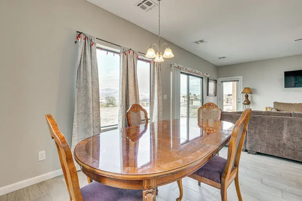 7 Mi to Golf: Mtn-view Retreat in Bullhead City