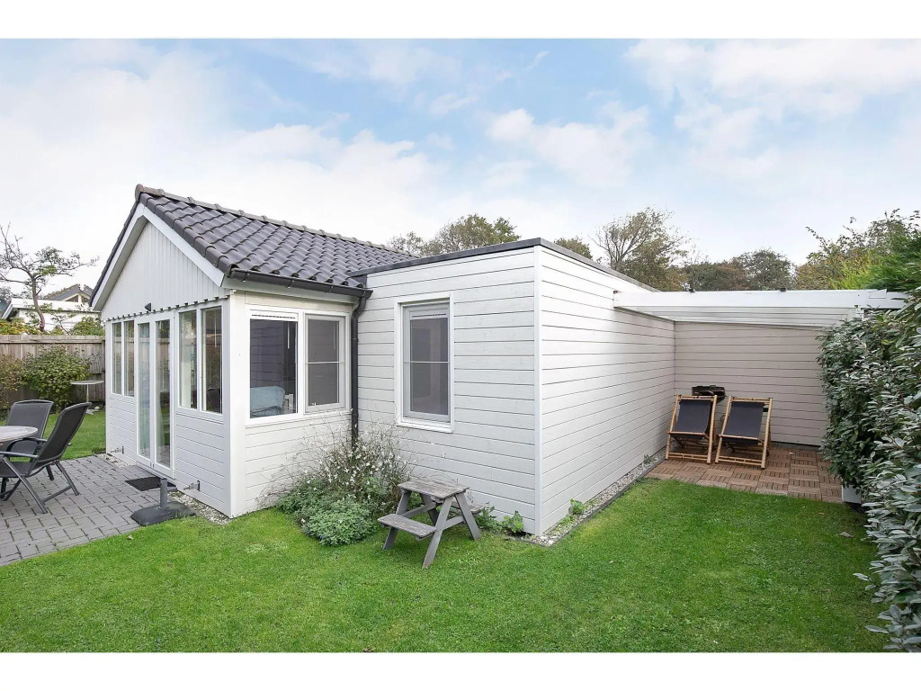 Charming holiday home in Oostkapelle close to the beach and forest