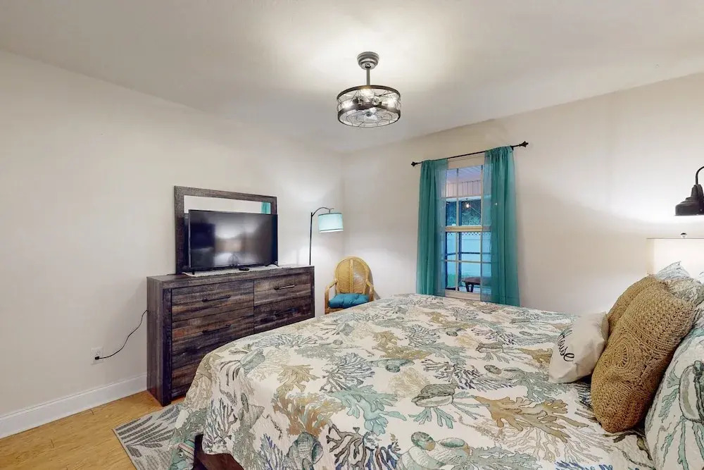 Spacious Home With Private Pool,spa, Gas Grill and Patio