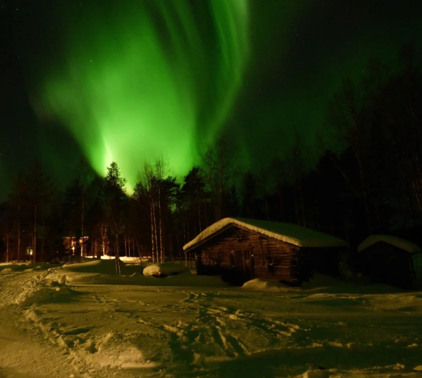 Isokenkäisten Klubi - Wilderness Lodge