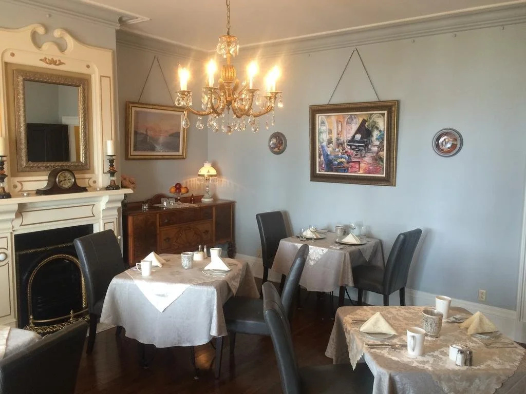 Rose Manor Inn B & B