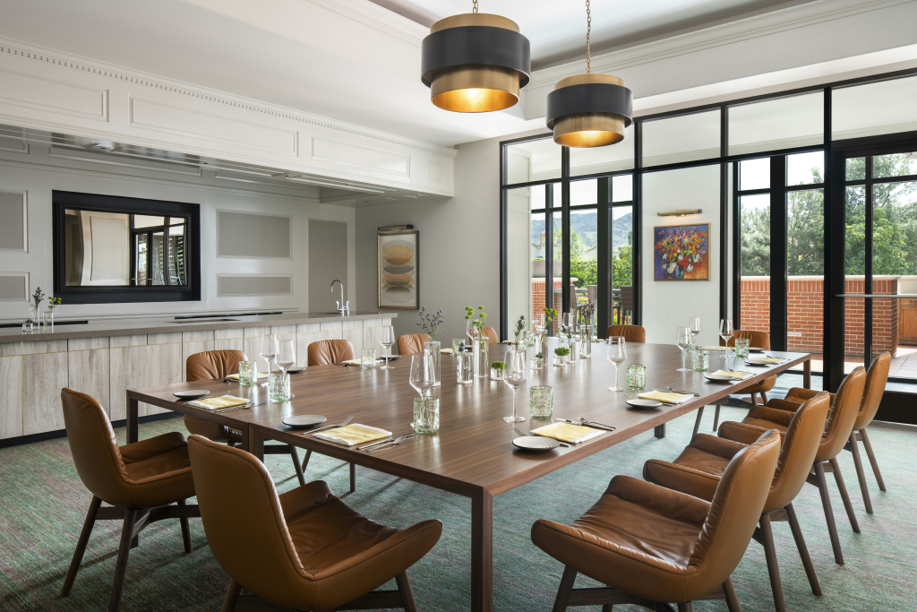 Отель Four Seasons at Westlake Village