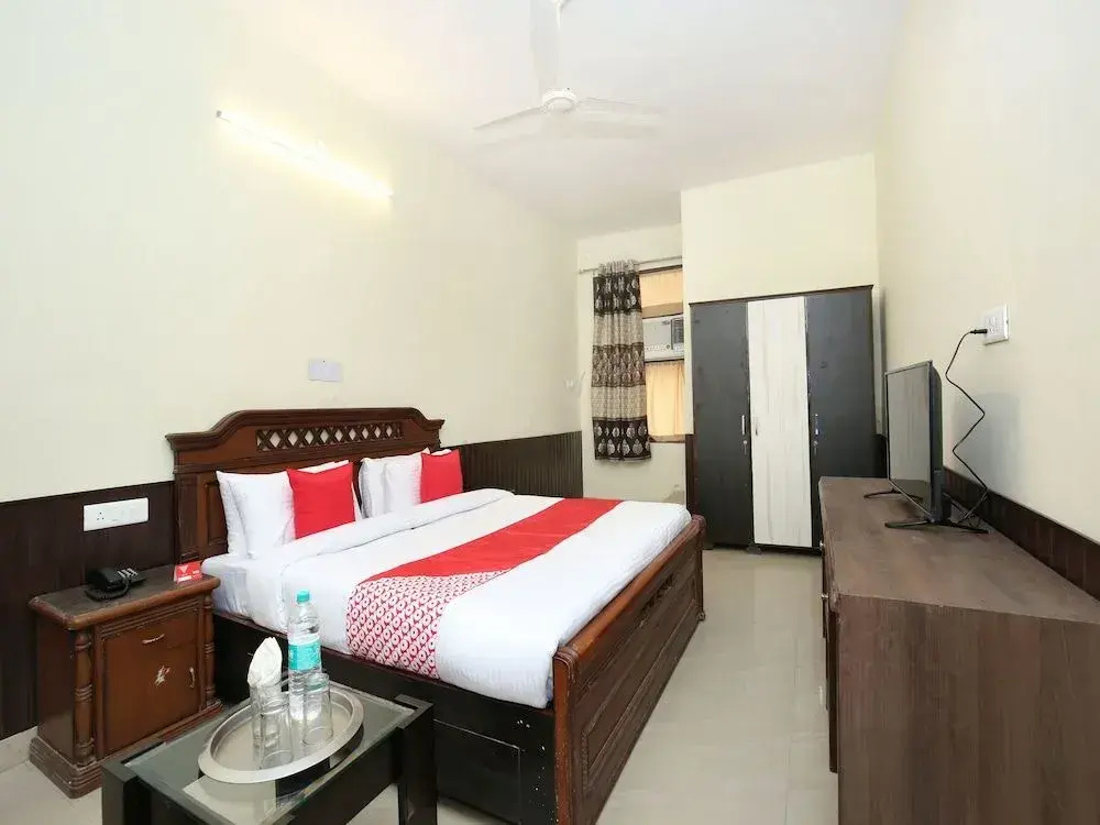 Capital O 11708 Near LPU