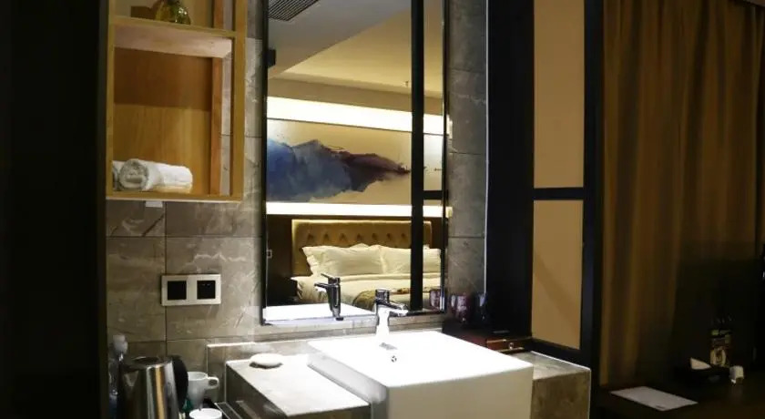 VX Wuxi Huishan District Luoshe Town Luocheng Avenue Hotel