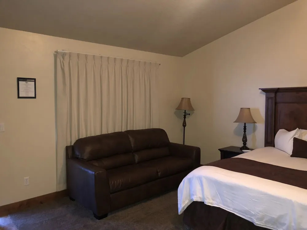 CB&M Executive Suites