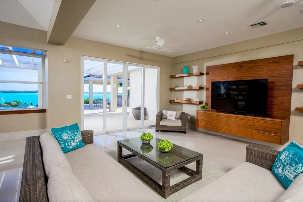 5 BR Waterfront Villa On Chalk Sound Blue Water